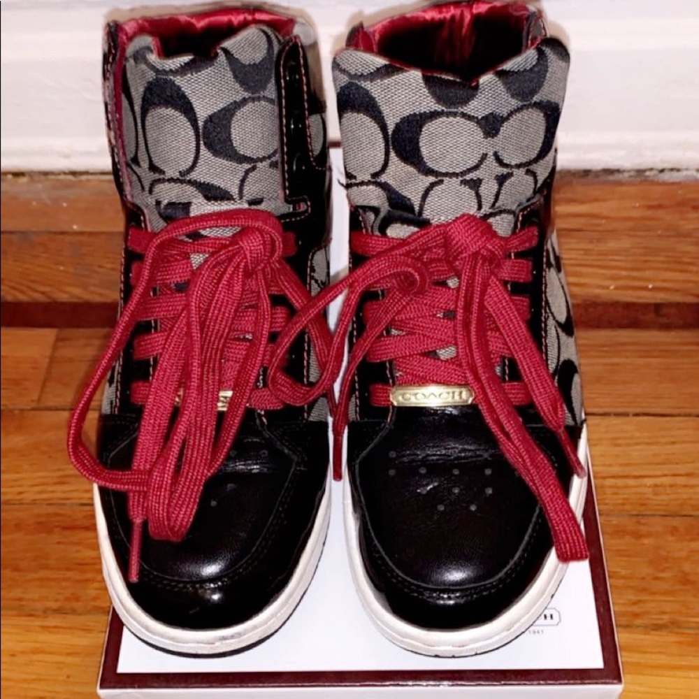 Coach Authentic Sneakers